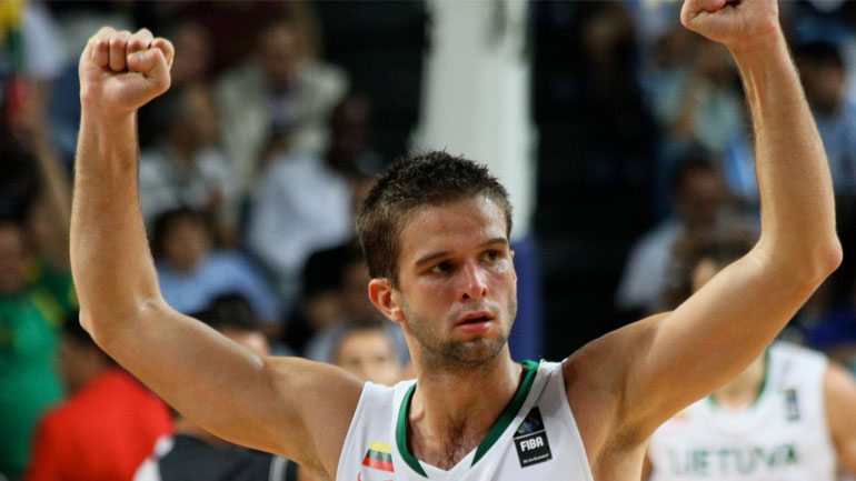 Λοκομοτίβ Κουμπάν: Τέλος η σεζόν για τον Καλνιέτις