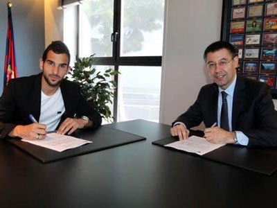 Mπαρτσελόνα: Ανανέωσε ο Μοντόγια