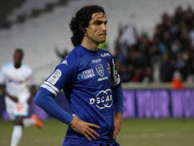 Ανανέωσε με την Μπαστιά ο Μοντεστό