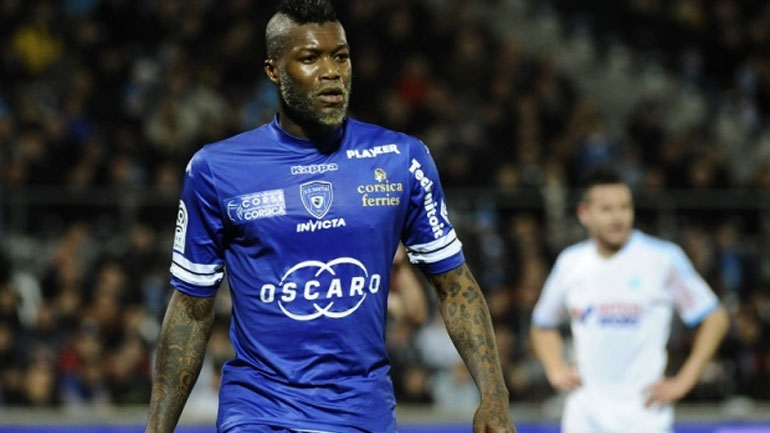 Δεν σταματά το ποδόσφαιρο ο Τζιμπρίλ Σισέ