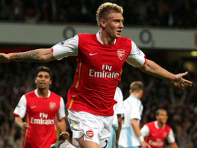 Ανανέωσαν με την Arsenal οι Bendtner και Denilson