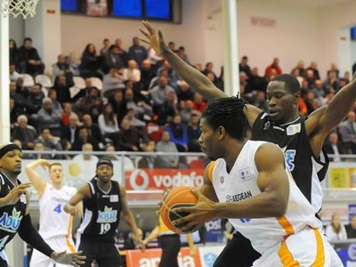 Νίκη-ανάσα για τον Κολοσσό