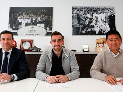 Βαλένθια: «Έδεσε» με νέο συμβόλαιο τον Αλκαθέρ