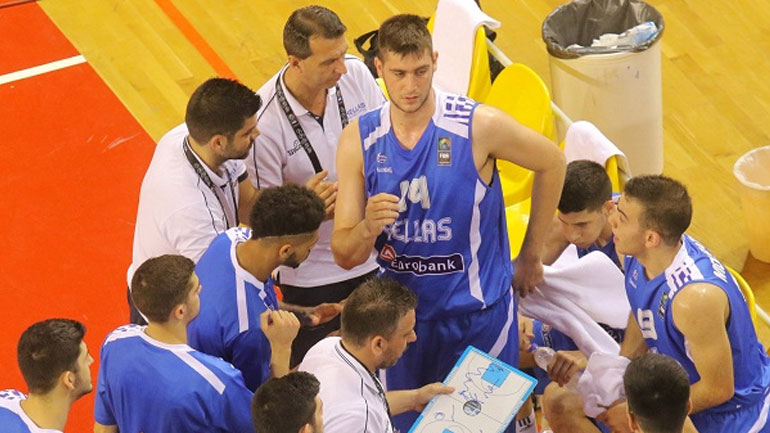 «Έτρεξε» με 100 στα προημιτελικά η Εθνική Εφήβων