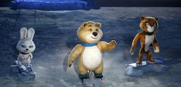 Οι τρεις μασκότ σε πιο κοντινό πλάνο