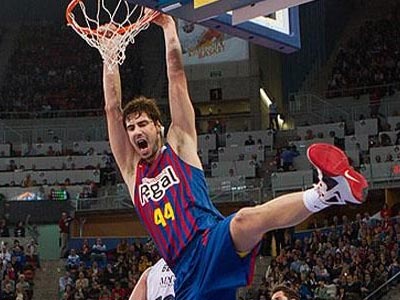 Euroleague: «Σάρωσε» τα βραβεία ο Τόμιτς