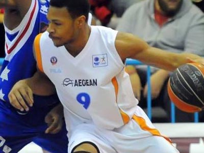 Σμιθ: «Δεν θα παραδοθούμε κόντρα στον Ολυμπιακό»