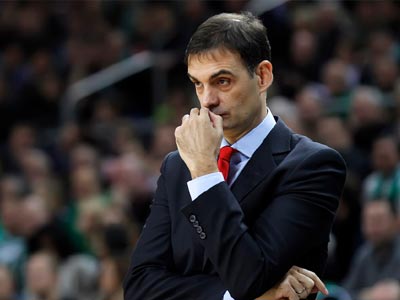 «Παίζουμε με το πιστόλι στον κρόταφο»