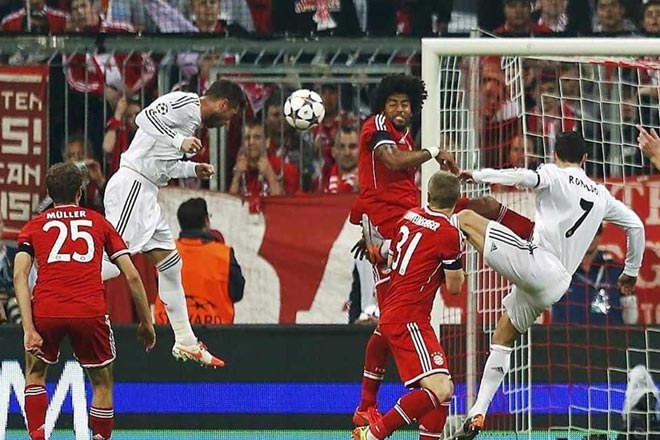 Ο Σέρχιο Ράμος παραβιάζει την εστια του Νόιερ