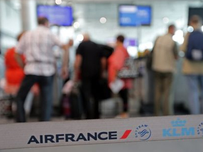 Για απεργία διαρκείας προειδοποιούν οι πιλότοι της Air France