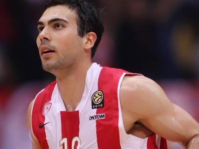 Σλούκας: «Να παίξουμε συγκεντρωμένα για το 2-1»