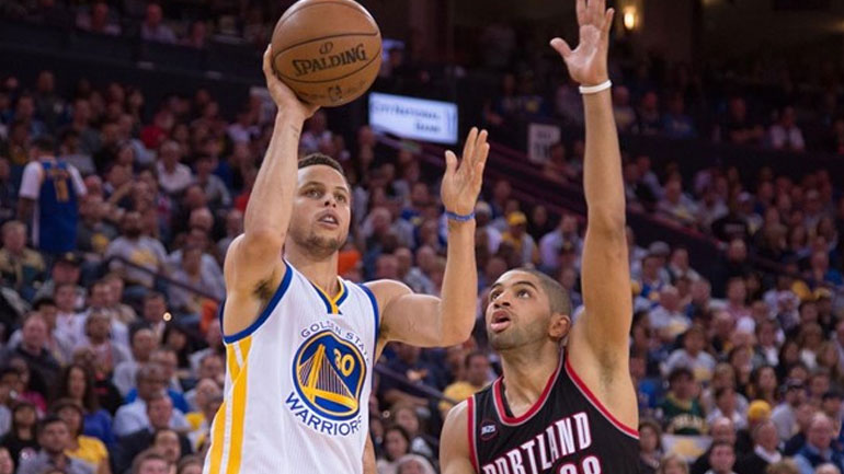 «Πυροβολούσε» κατά ριπάς από τα 7.25 ο Στεφ Κάρι-Έκανε ρεκόρ στα τρίποντα