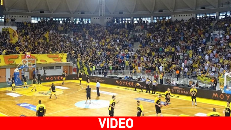 Ένταση και προσωρινή διακοπή στο ντέρμπι Άρης-ΑΕΚ