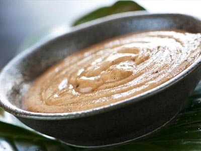 Καταπολεμήστε την κυτταρίτιδα με scrub από αμύγδαλα