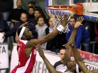 Επαγγελματική νίκη για τον Ολυμπιακό στα Τρίκαλα