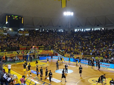 Mπάσκετ: Τραυματισμός διαιτητή και καθυστέρηση στο Άρης-ΠΑΟΚ