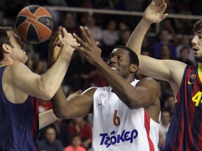 Λύγισε στη Βαρκελώνη ο Ολυμπιακός