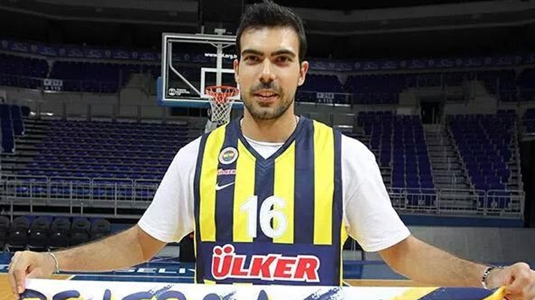 Σλούκας: «Ο κύκλος μου στον Ολυμπιακό έκλεισε»