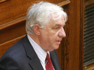 Βολές Βρεττού για τους «μιζαδόρους» των υποβρυχίων