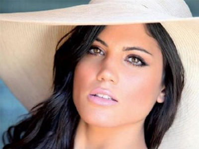 Που κάνει διακοπές η Μαίρη;