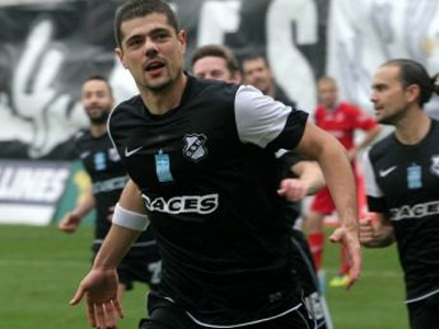 ΟΦΗ: Βγήκε από τα… ρούχα του ο Ταυλαρίδης