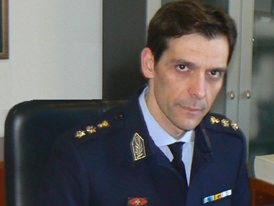 Ο κ. εκπρόσωπος σφυρίζει αμέριμνος