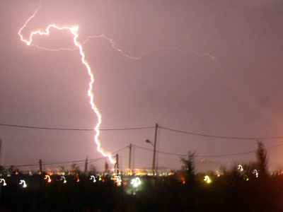 Κεραυνός έκαψε σπίτι στην Κόρινθο