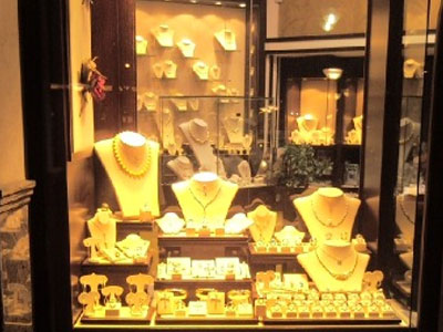 Επικήρυξε τους διαρρήκτες για 10.000 ευρώ