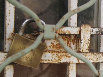 «Πάγωσαν» οι προσλήψεις, κλείνει η Στέγη Ανηλίκων