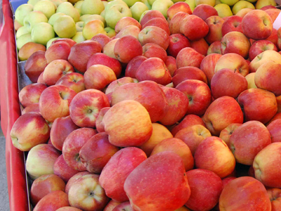 Καθαρότερα τα φρούτα στη Λάρισα