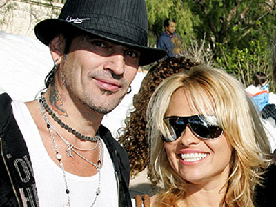 Pamela Anderson: Τα παιδιά μου ξέρουν τα πάντα