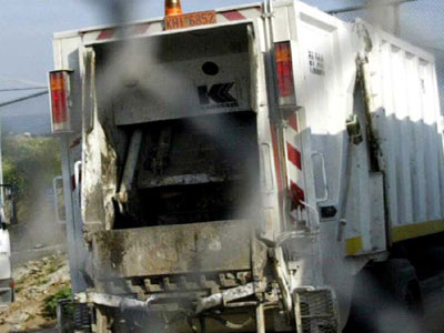 Έσπασαν απορριμματοφόρα στην Καρδίτσα