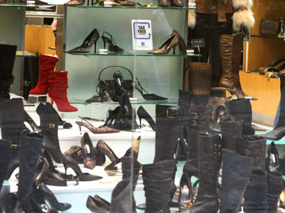 Επιχείρησε να βγάλει λεφτά από ταμπέλες