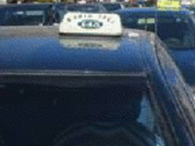 Έκλεψαν ταξιτζή αλλά συνελήφθησαν