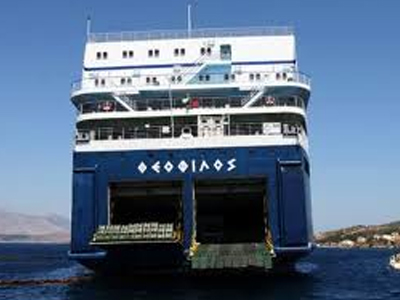 Απίστευτη ταλαιπωρία για τους επιβάτες του «Θεόφιλος»