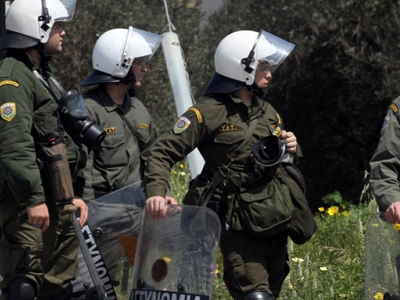 Χίλιοι αστυνομικοί για έναν διαδηλωτή
