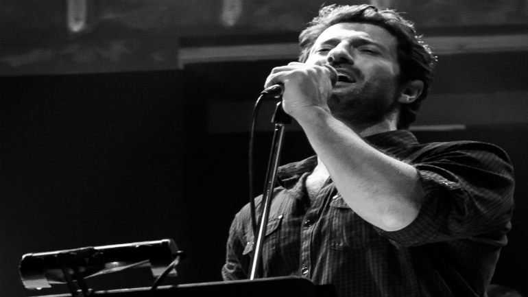 Ο Όθωνας Μεταξάς στην Σκηνή του Passport Ο Όθωνας Μεταξάς στην Σκηνή του Passport