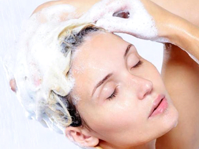 Σγουρά, ίσια, σπαστά! Το σωστό λούσιμο ανάλογα τον τύπο σου Σγουρά, ίσια, σπαστά! Το σωστό λούσιμο ανάλογα τον τύπο σου