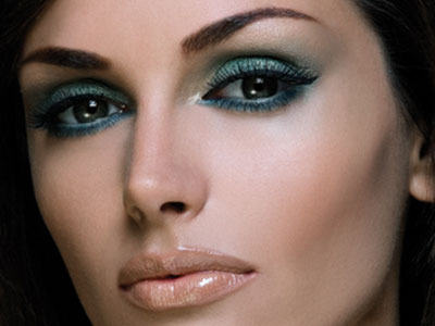 Αλλάξατε απόχρωση στα μαλλιά; Αλλάξτε και μακιγιάζ!