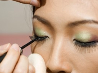 Κρύψε χρόνια με το σωστό μακιγιάζ! Κρύψε χρόνια με το σωστό μακιγιάζ!