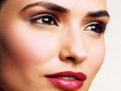 Η νέα τάση στα φρύδια