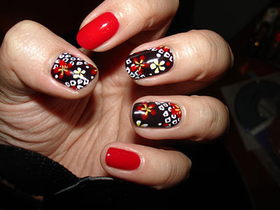 Παίξτε με χρώμα στα νύχια σας!!! Παίξτε με χρώμα στα νύχια σας!!!