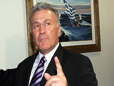 Κρατάει γερά