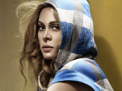 Anouk: Nobody’s wife?