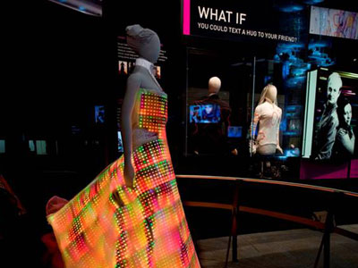 Φόρεμα με… 24.000 φωτάκια!