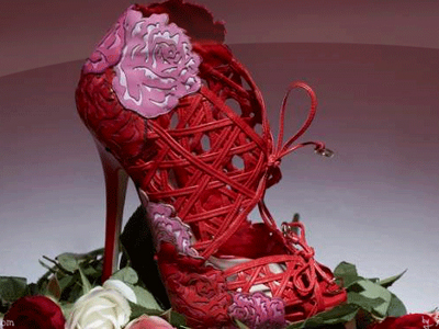 H Sara Schofield σχεδιάζει για τους Swarovski και Christian Dior!