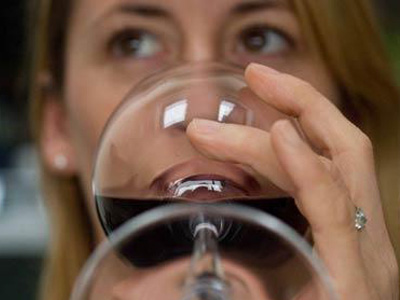 Προσοχή στα οινοπνευματώδη ποτά Προσοχή στα οινοπνευματώδη ποτά