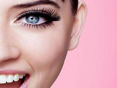 Δυναμώστε τις βλεφαρίδες σας με αμυγδαλέλαιο