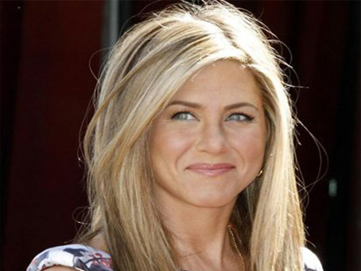 «Βρώμικο punk» χαρακτηρίζουν τον ετεροθαλή αδελφό της Aniston