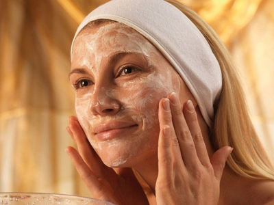 Ξηρή επιδερμίδα: Η λύση είναι γαλάκτωμα από αμύγδαλα